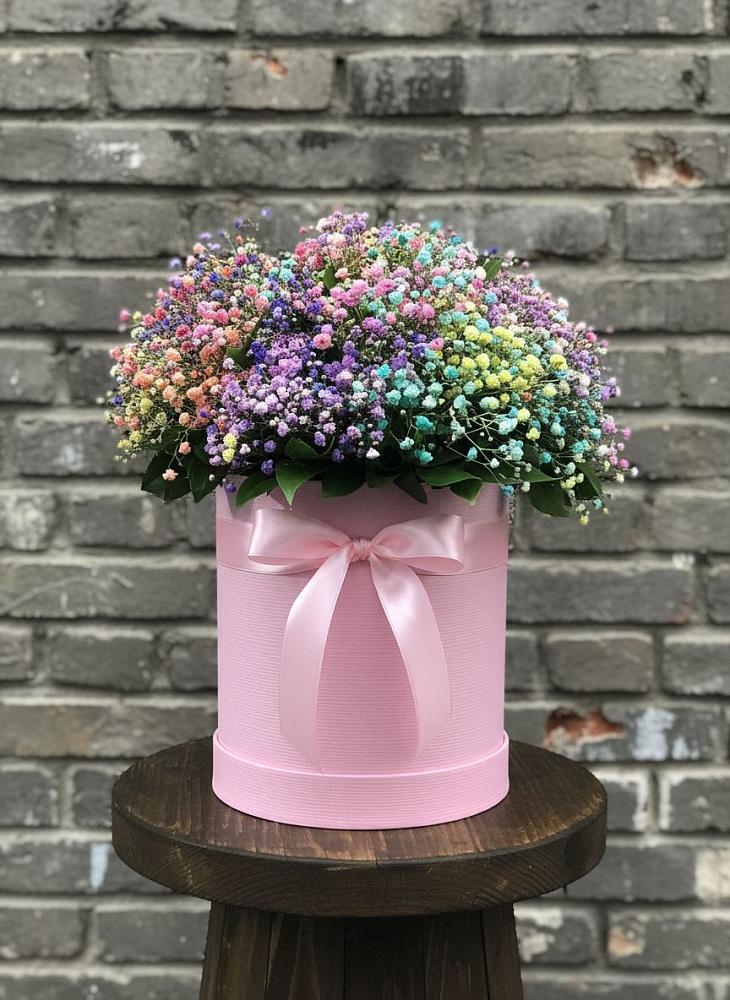 Цветочная композиция из Гипсофила и Розы в шляпной коробке в Першино