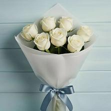 Букет 7 Белых роз Эдлесс Лав в Першино