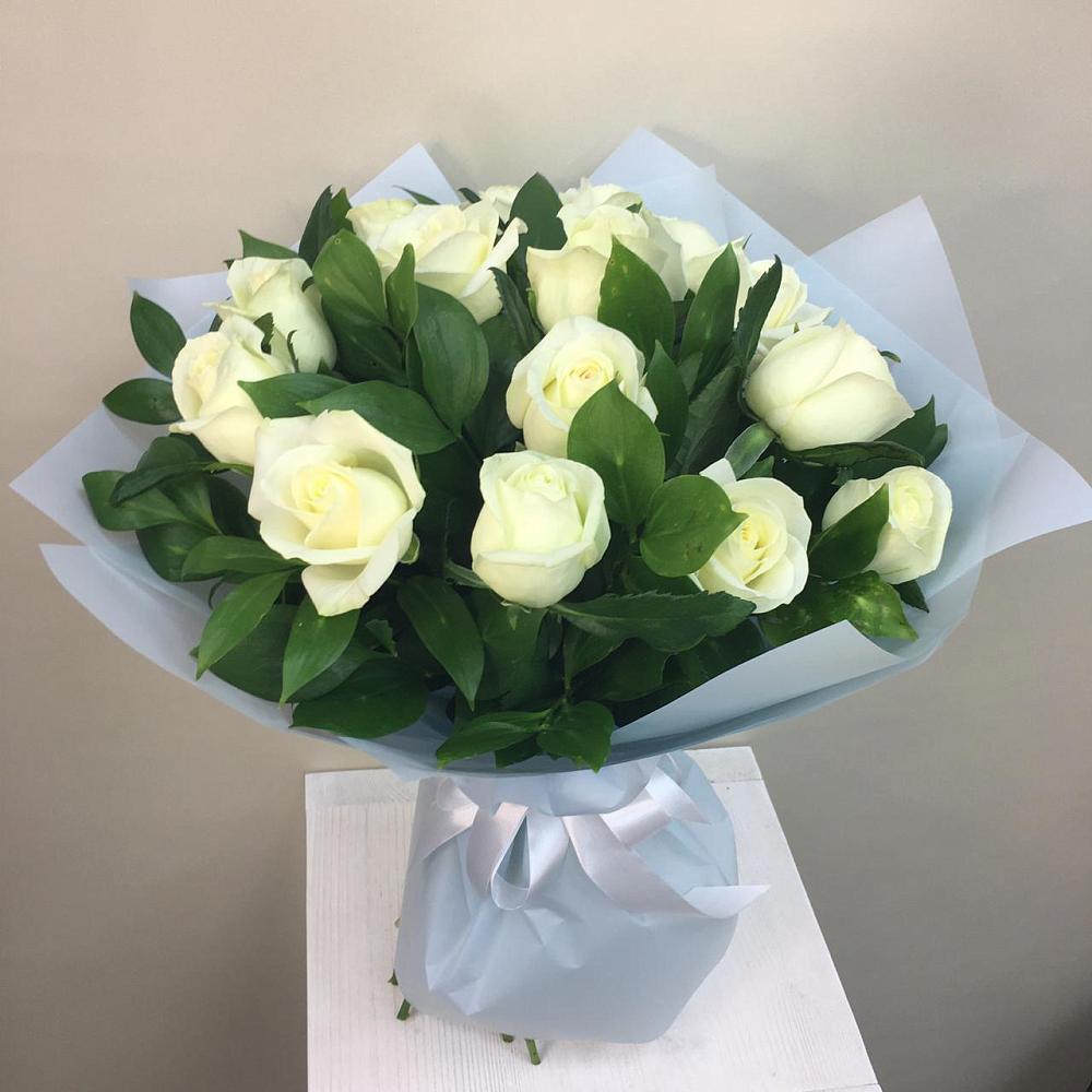Букет 15 Белых роз Проуд в Першино