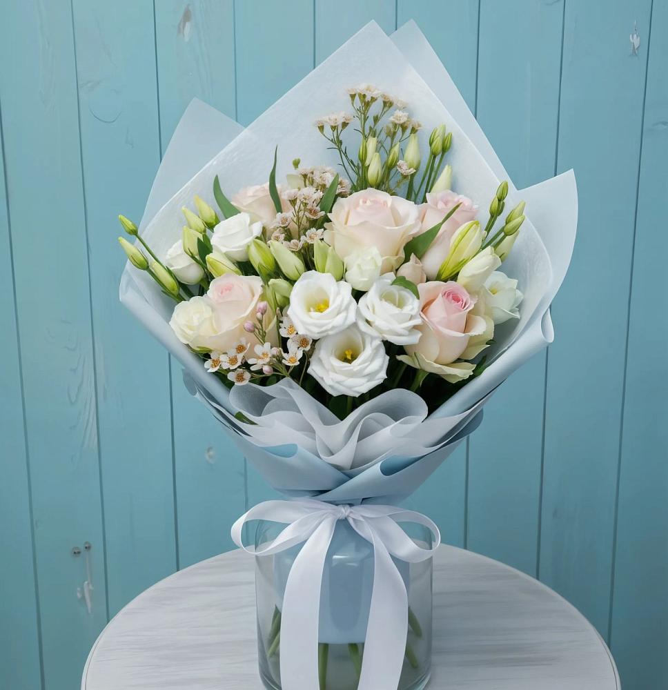 Букет цветов из: Розы и Лизиантусы в Першино