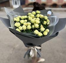 Букет Белые кустовые розы Солинеро в Першино