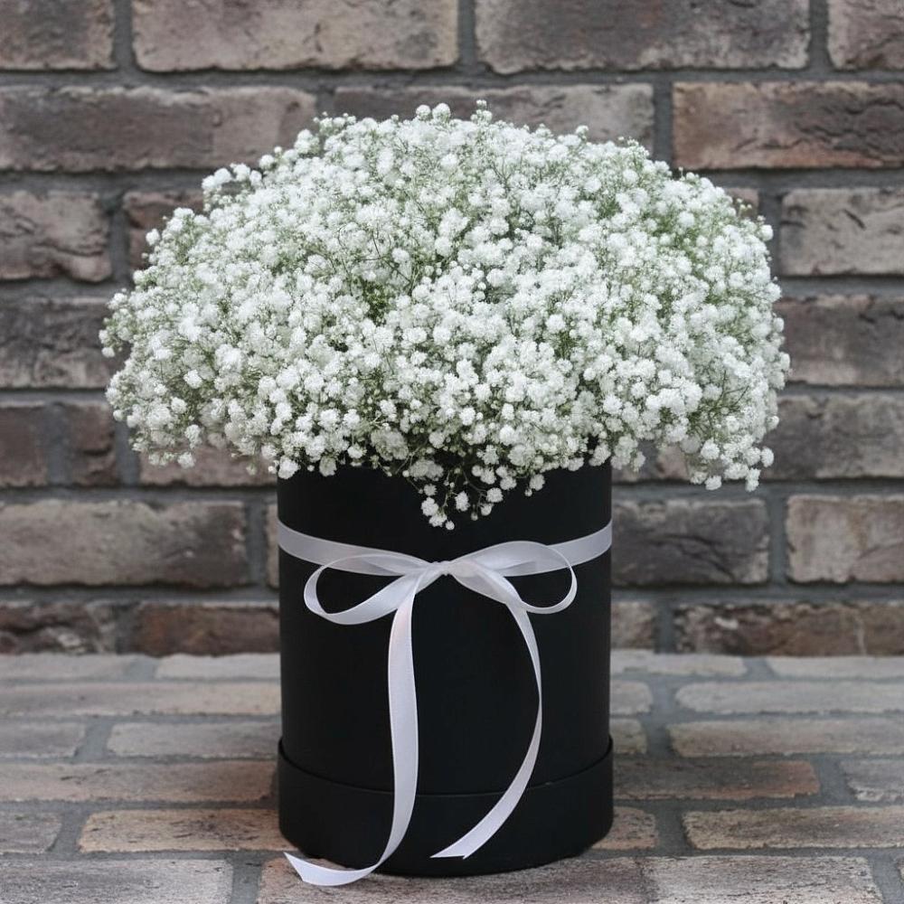 Цветочная композиция из Гипсофила в шляпной коробке в Першино