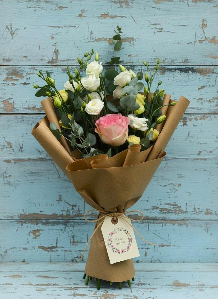 Букет цветов из: Розы и Лизиантусы в Першино