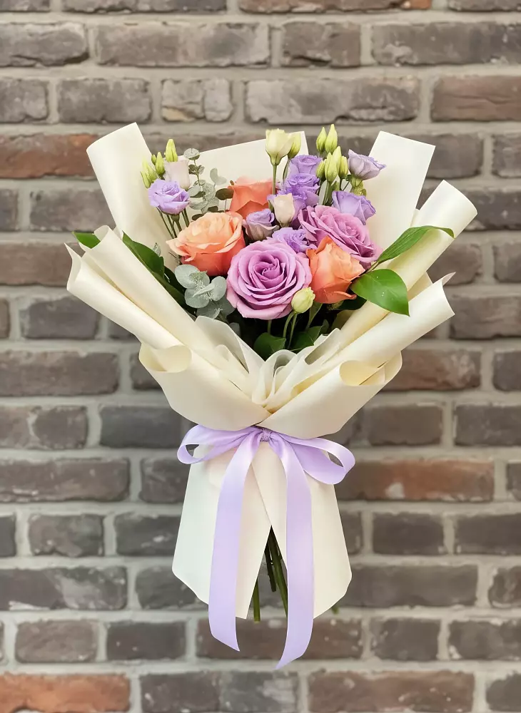 Букет цветов из: Лизиантусы и Розы в Першино