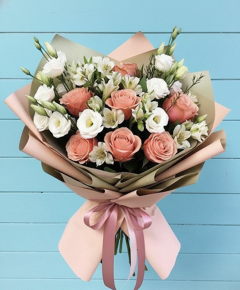 Букет цветов из: Розы, Альстромерии и Лизиантусы в Першино