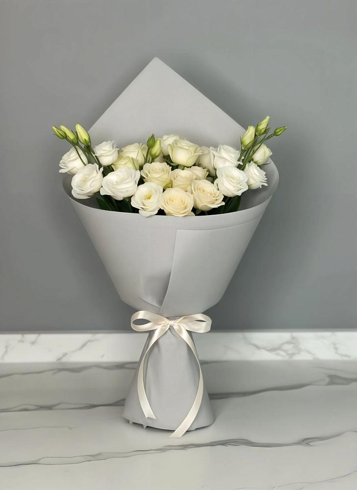 Букет цветов из: Розы и Лизиантусы в Першино