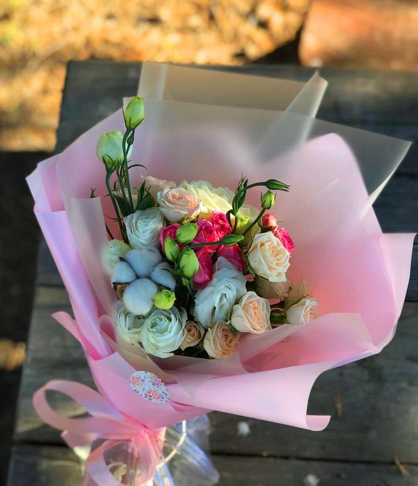 Букет цветов из: Розы и Лизиантусы в Першино