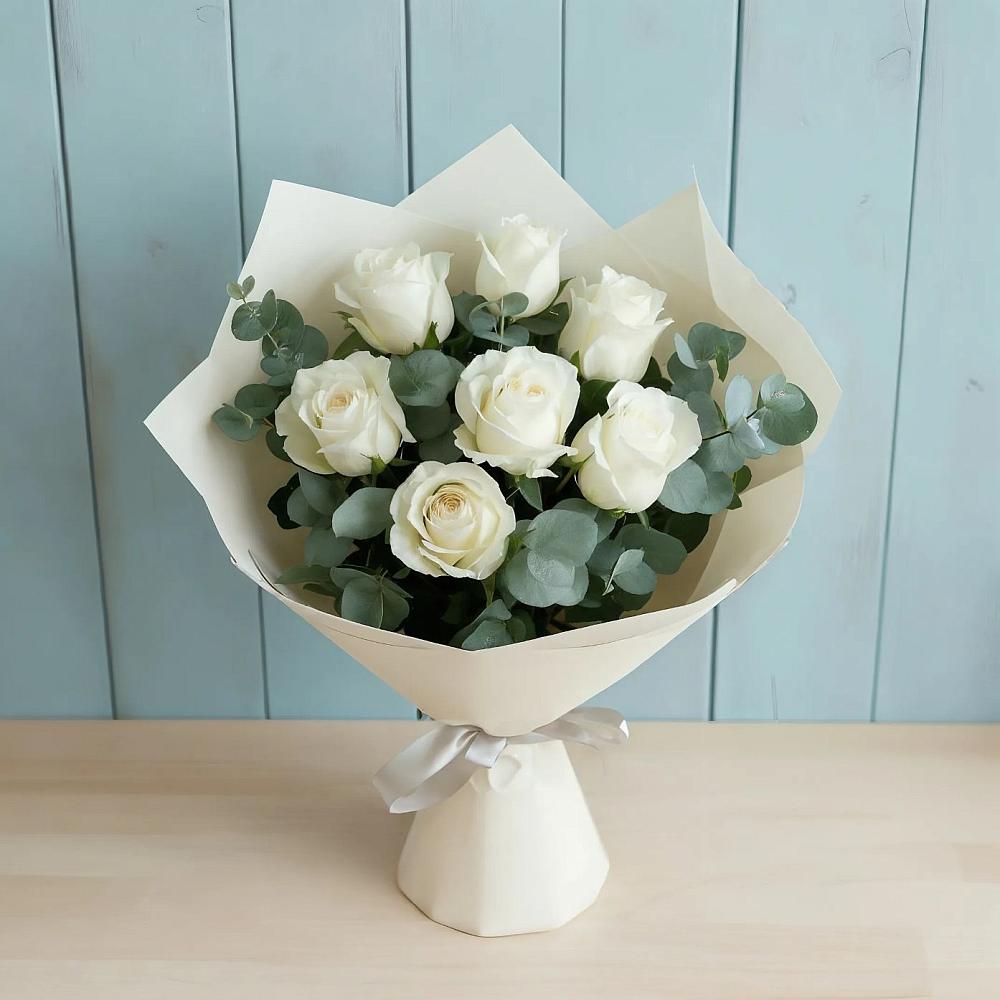 Букет Белые розы в Эвкалипте в Першино