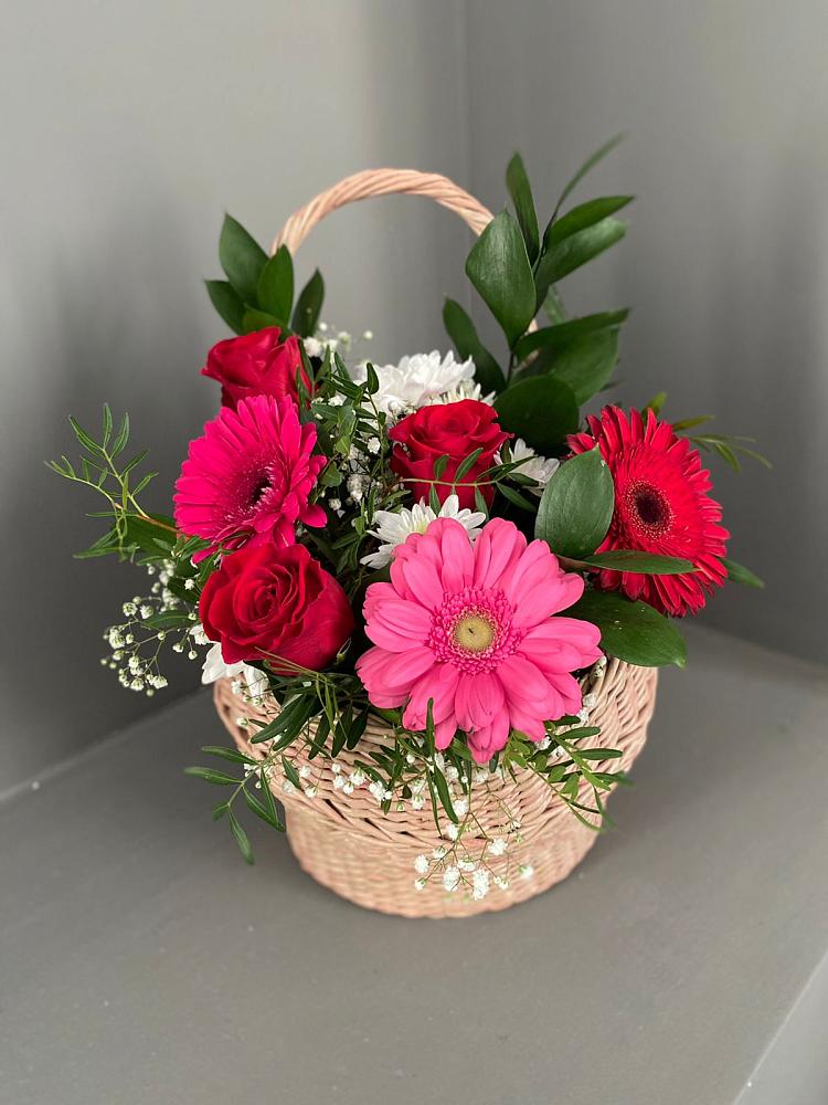 Цветочная композиция из Розы, Хризантемы и Герберы в корзине в Першино