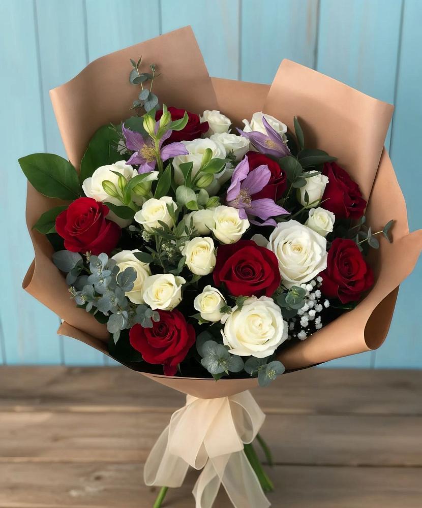 Букет цветов из: Розы и Альстромерии в Першино