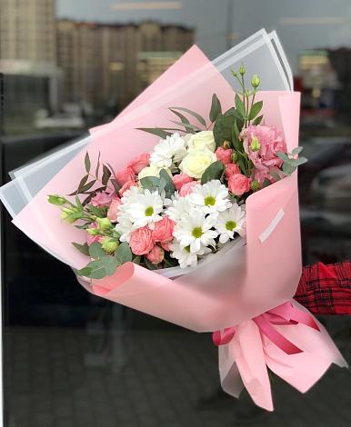 Букет цветов из: Розы, Лизиантусы и Хризантемы в Першино