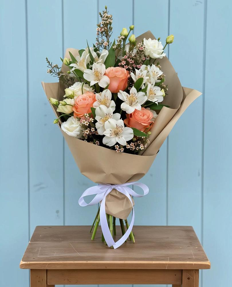 Букет цветов из: Альстромерии, Лизиантусы, Розы и Хризантемы в Першино